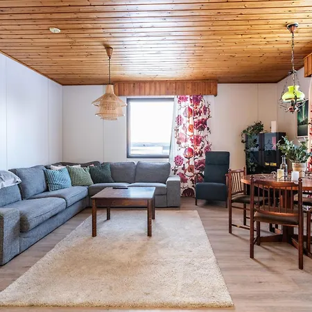 Perinteikaes 3 Makuuhuoneen Koti Apartamento