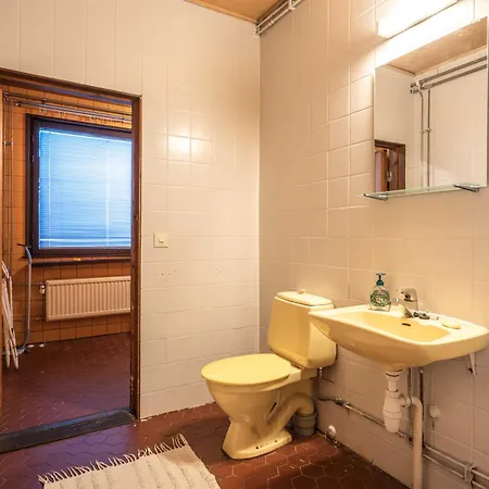 Perinteikaes 3 Makuuhuoneen Koti *