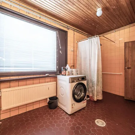 Perinteikaes 3 Makuuhuoneen Koti *