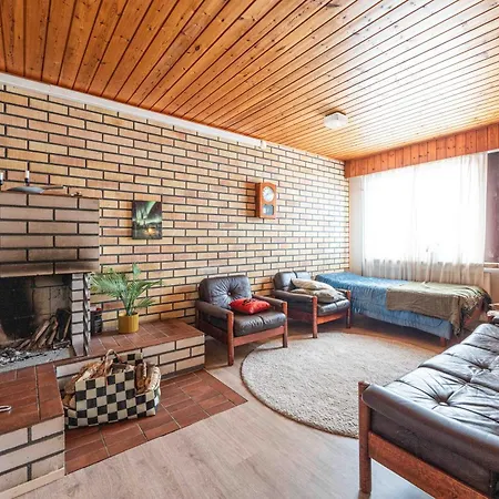 Perinteikaes 3 Makuuhuoneen Koti